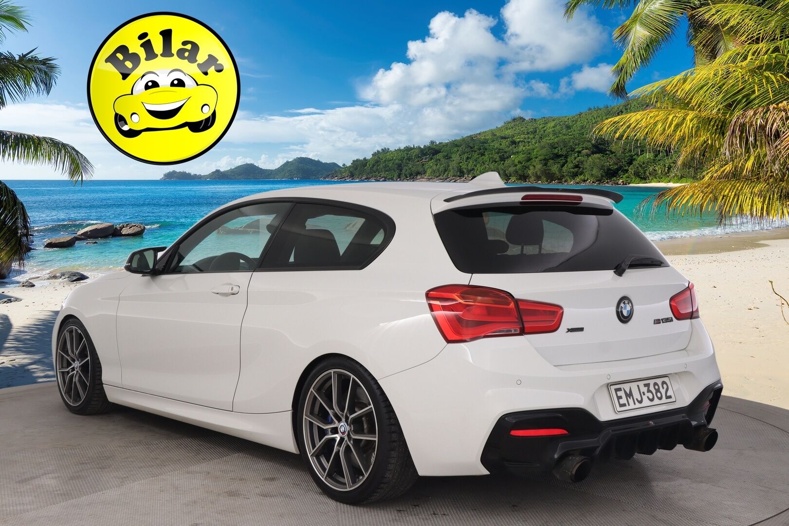 BMW 135 2015 F21 Hatchback M135i A xDrive - Proff navi | Kattoikkuna | H&K | Nahkasisusta | Mhd stage 2 | Xhp stage 3 | 02/26 leimattu