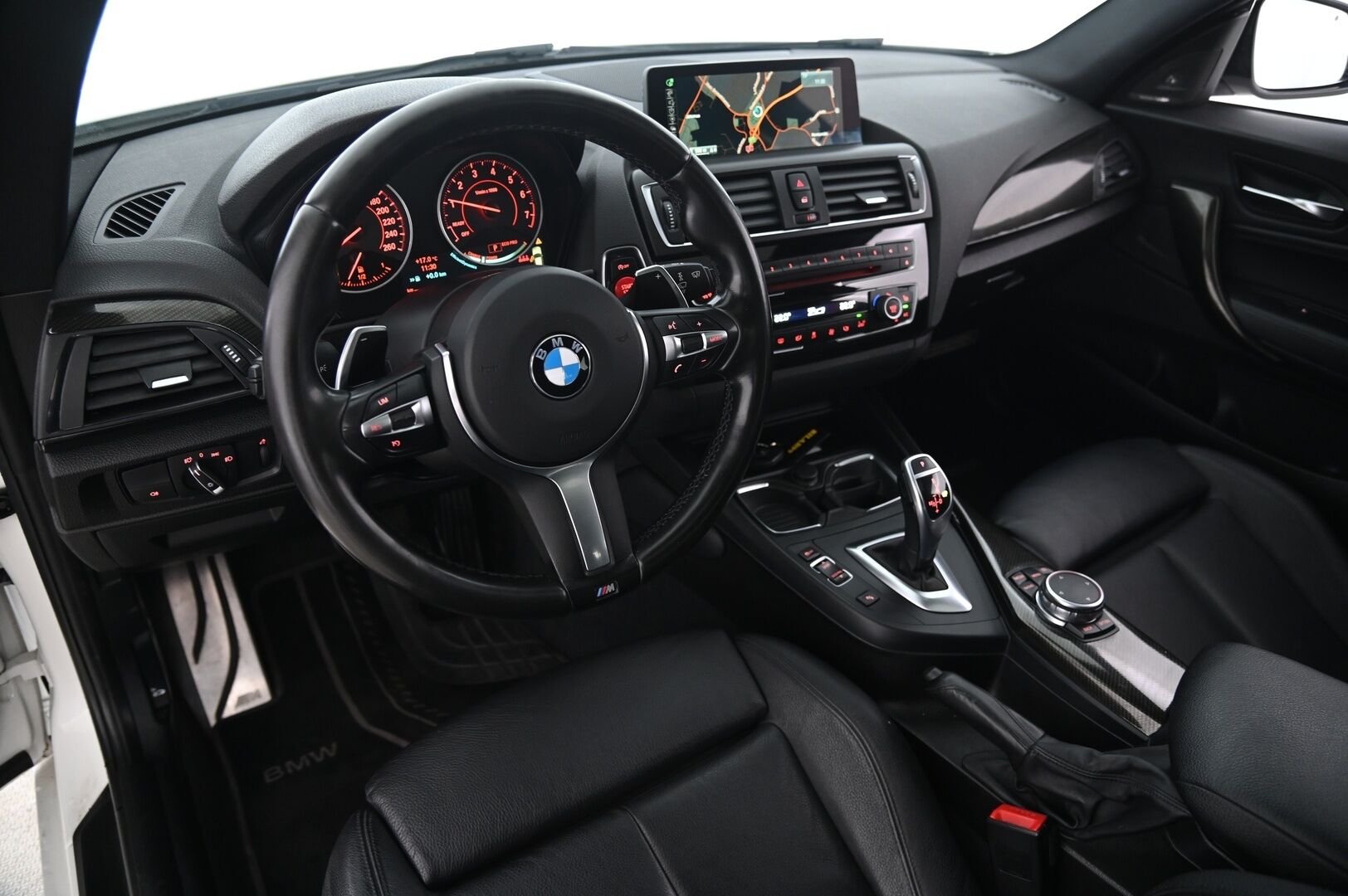 BMW 135 2015 F21 Hatchback M135i A xDrive - Proff navi | Kattoikkuna | H&K | Nahkasisusta | Mhd stage 2 | Xhp stage 3 | 02/26 leimattu