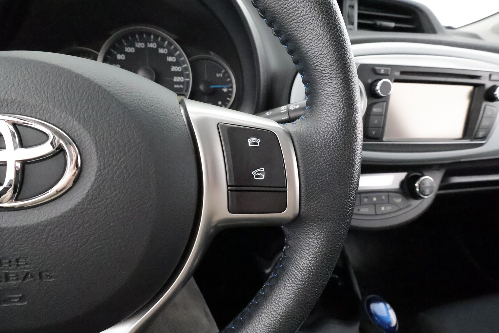 Toyota Yaris 2013 Hybrid Active 5ov * Suomi-auto / Navi / Lohkolämmitin / P.kamera / 2xRenkaat * - Merkkihuollettu - Osta nyt, maksa vasta ensi vuonna