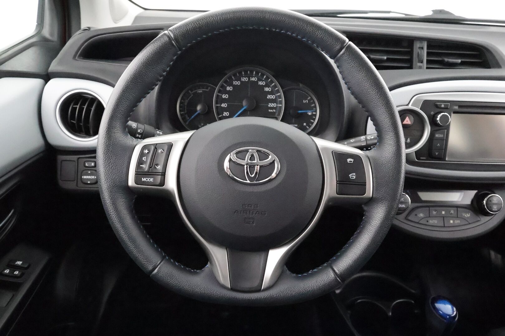 Toyota Yaris 2013 Hybrid Active 5ov * Suomi-auto / Navi / Lohkolämmitin / P.kamera / 2xRenkaat * - Merkkihuollettu - Osta nyt, maksa vasta ensi vuonna