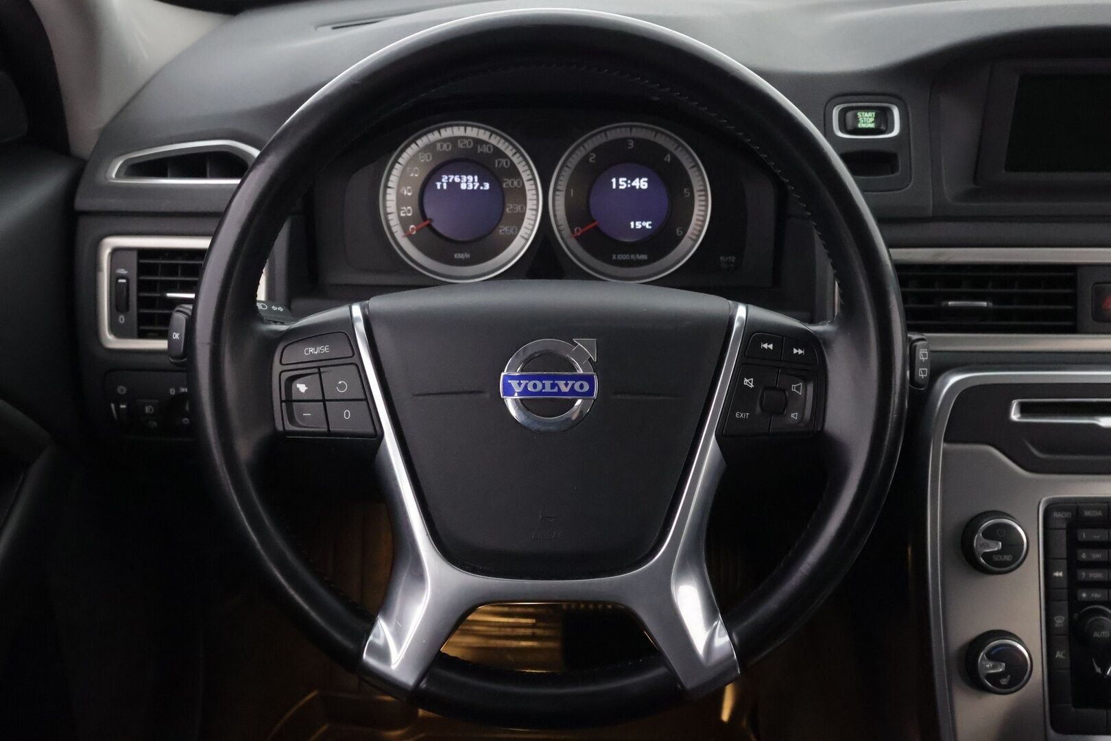 Volvo V70 2013 D2 Momentum Business aut * Webasto / Vetokoukku / Puolinahkasisusta / Xenon / Akt.Kaarrevalot / High Perf Audio - Juuri tullut Tampereelle / Facelift!