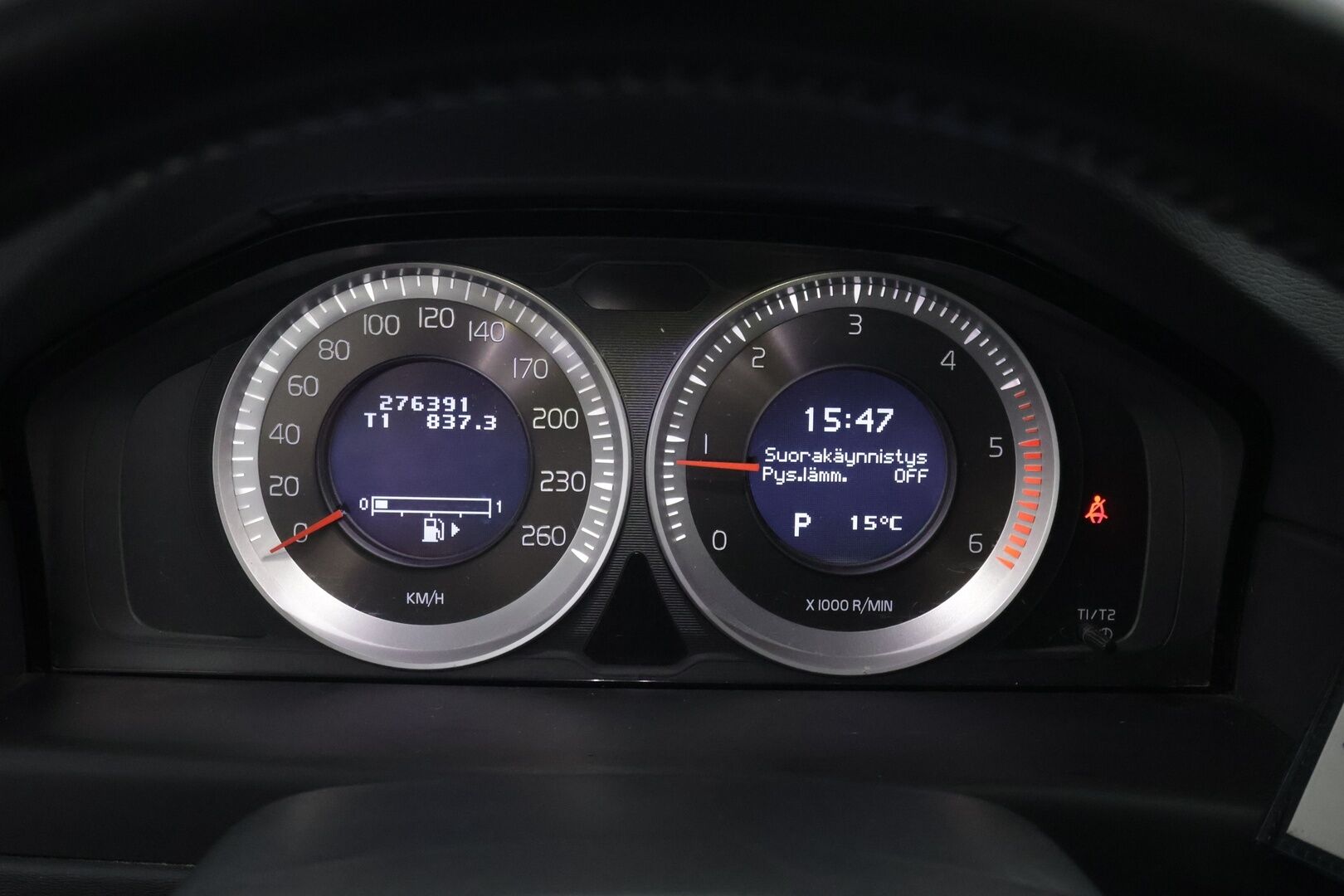 Volvo V70 2013 D2 Momentum Business aut * Webasto / Vetokoukku / Puolinahkasisusta / Xenon / Akt.Kaarrevalot / High Perf Audio - Juuri tullut Tampereelle / Facelift!