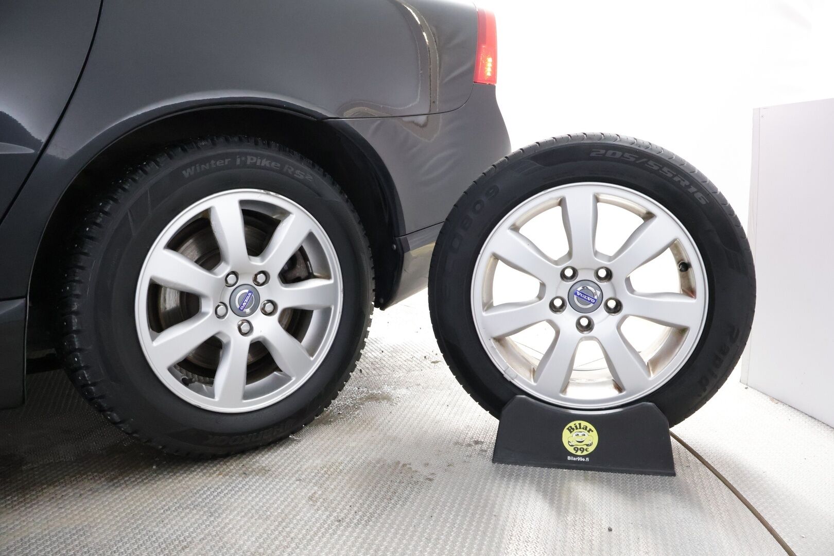 Volvo V70 2013 D2 Momentum Business aut * Webasto / Vetokoukku / Puolinahkasisusta / Xenon / Akt.Kaarrevalot / High Perf Audio - Juuri tullut Tampereelle / Facelift!