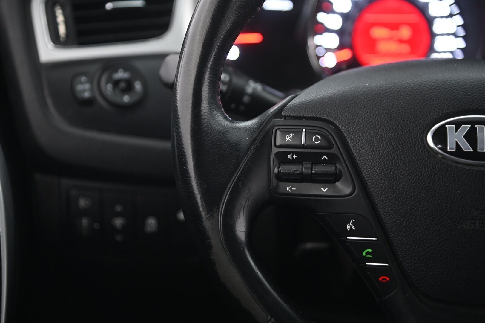 Kia cee'd 2014 1,6 CRDi ISG EX 5D EcoDynamics - *Myydään Huutokaupat.com kautta*