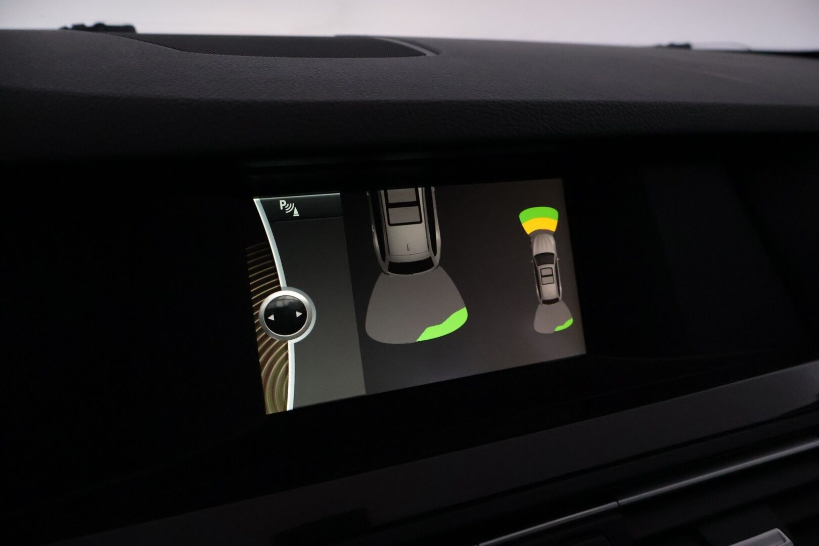 BMW 520 2013 TwinPower Turbo A F11 Touring Business Automatic *Vakionopeudensäädin / Lohko+S.lämmitin / Vetokoukku / S.Luukku* - *Asiallisesti huollettu / Kahdet hyvät renkaat alumiinivantein*