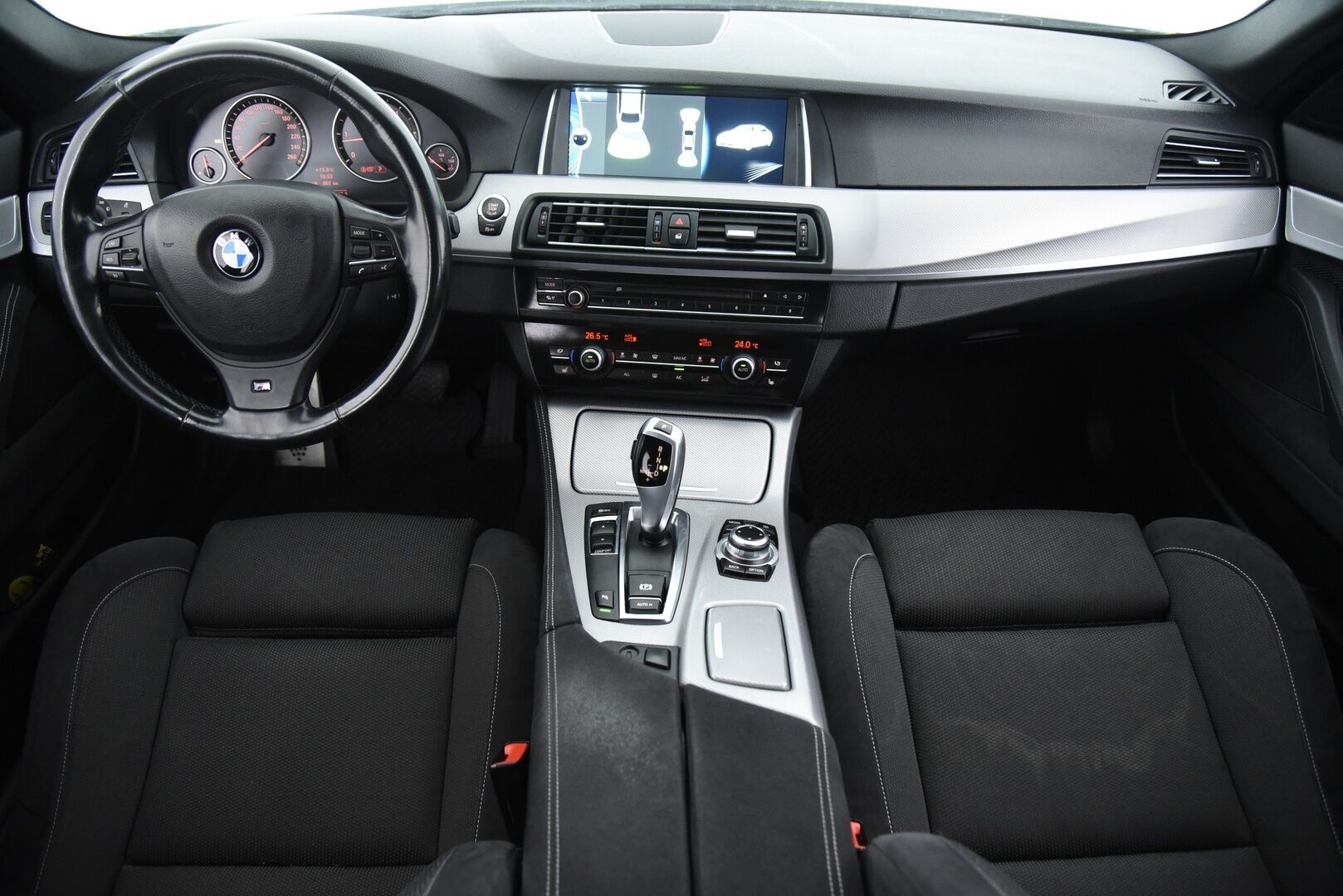 BMW 520 2013 TwinPower Turbo A F10 Sedan Business Automatic M-Sport / P. Kamera / Vakkari / Xenon / 2x Renkaat / Sähköpenkit - Juuri huollettu!