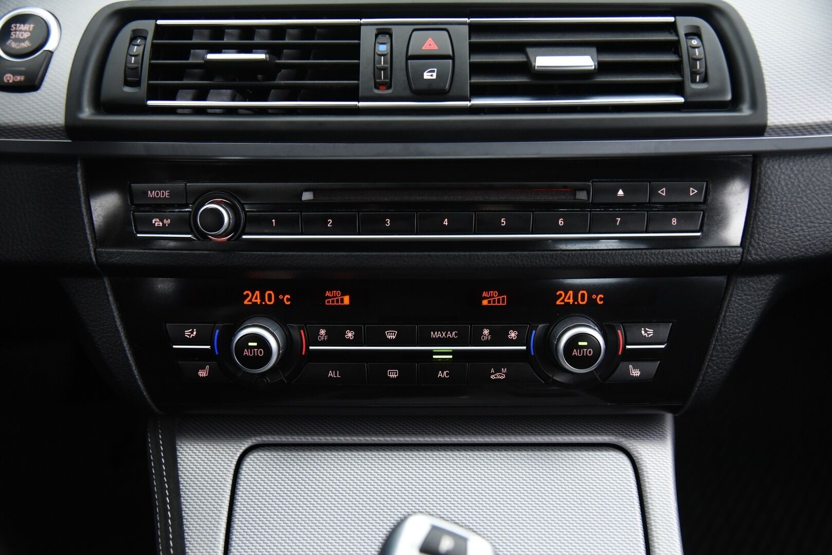 BMW 520 2013 TwinPower Turbo A F10 Sedan Business Automatic M-Sport / P. Kamera / Vakkari / Xenon / 2x Renkaat / Sähköpenkit - Juuri huollettu!