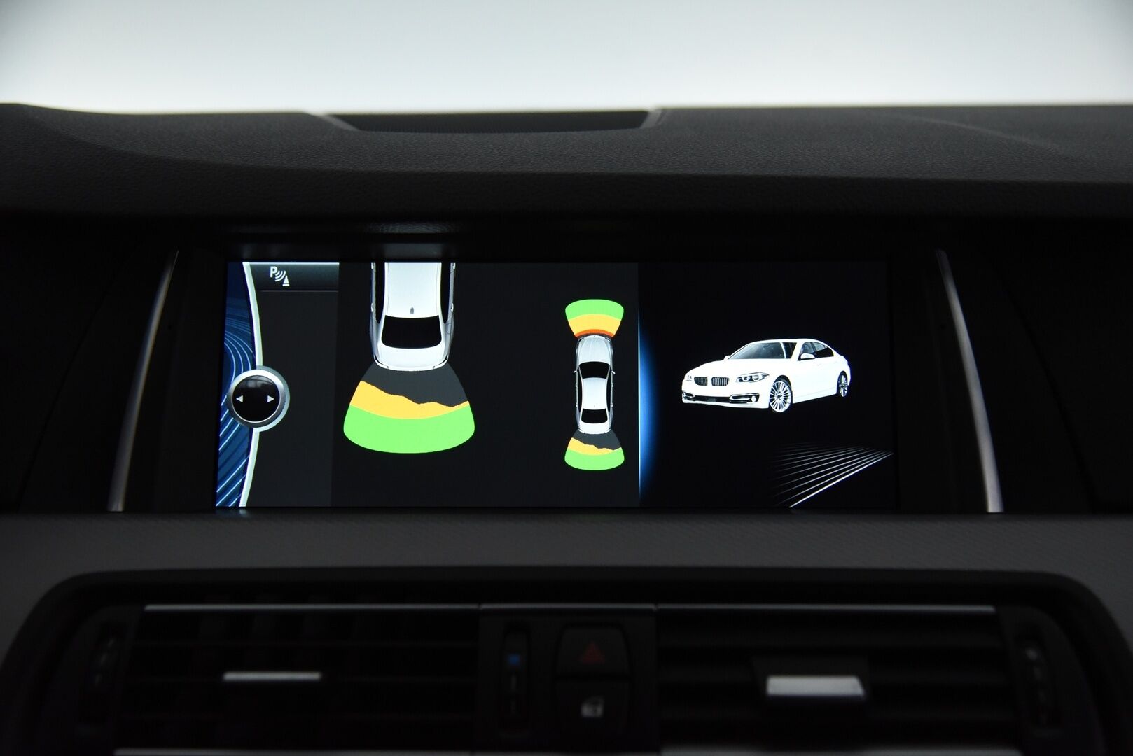 BMW 520 2013 TwinPower Turbo A F10 Sedan Business Automatic M-Sport / P. Kamera / Vakkari / Xenon / 2x Renkaat / Sähköpenkit - Juuri huollettu!