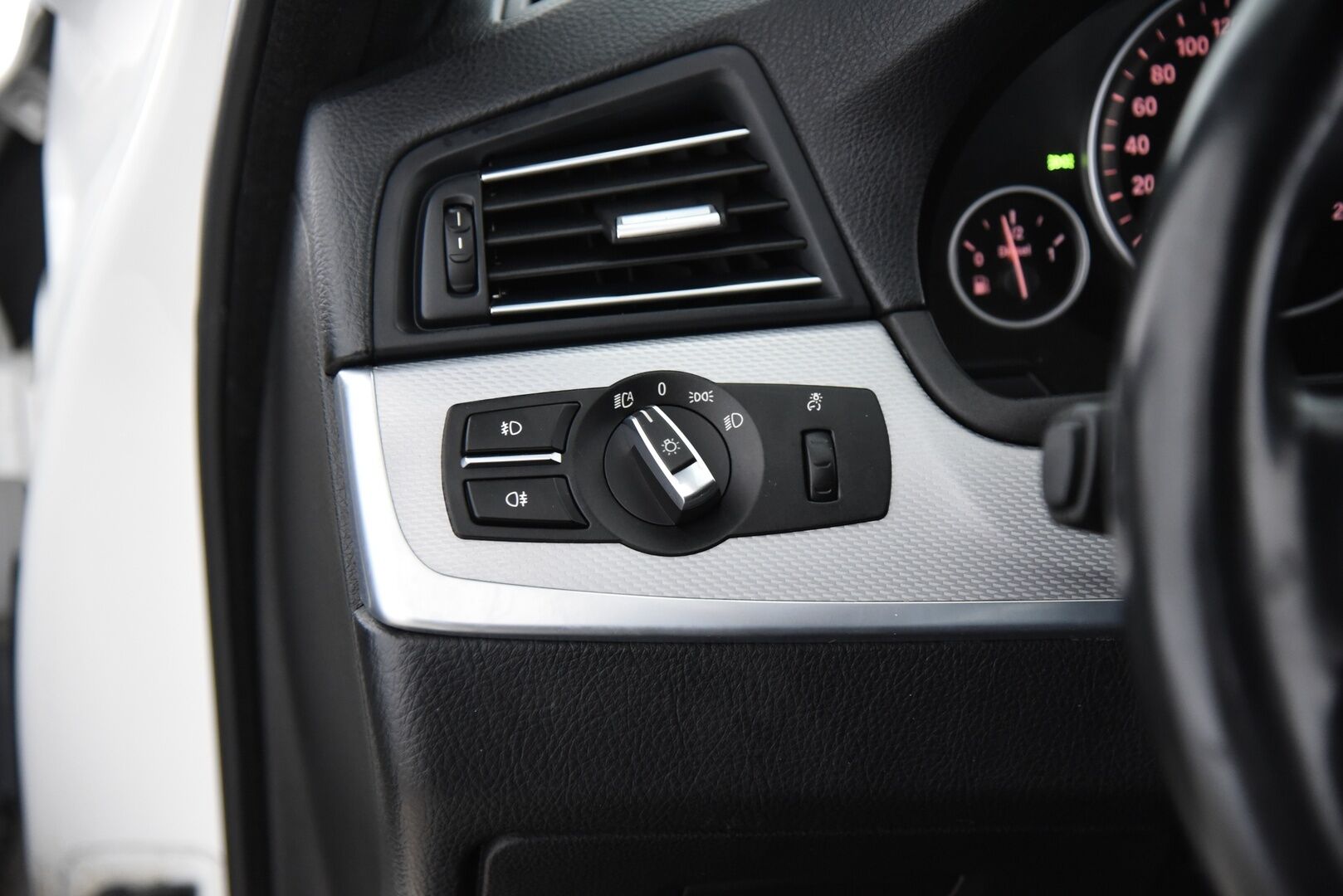 BMW 520 2013 TwinPower Turbo A F10 Sedan Business Automatic M-Sport / P. Kamera / Vakkari / Xenon / 2x Renkaat / Sähköpenkit - Juuri huollettu!