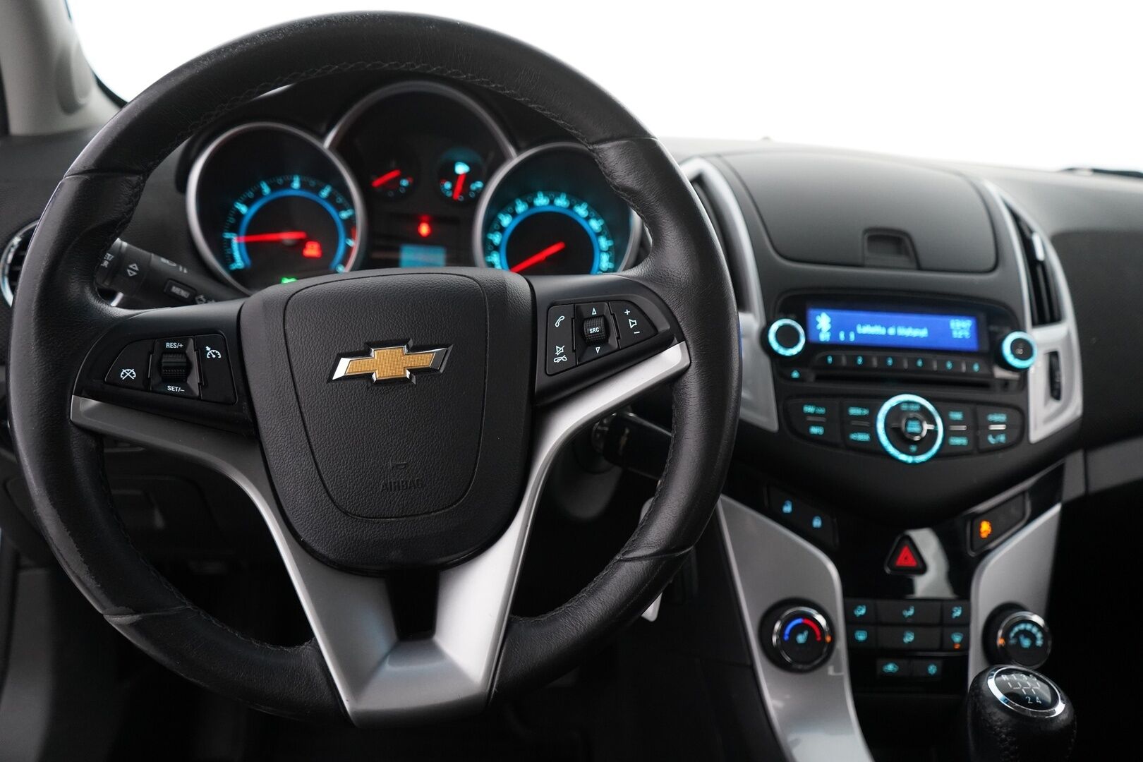 Chevrolet Cruze 2013 SW LT 1,6 91kW MT5 * Vetokoukku / Ilmastointi / Bluetooth / Lohko / Vakkari * - Suomi-auto / Kahdet renkaat alumiinivantein / Myydään juuri katsastettuna