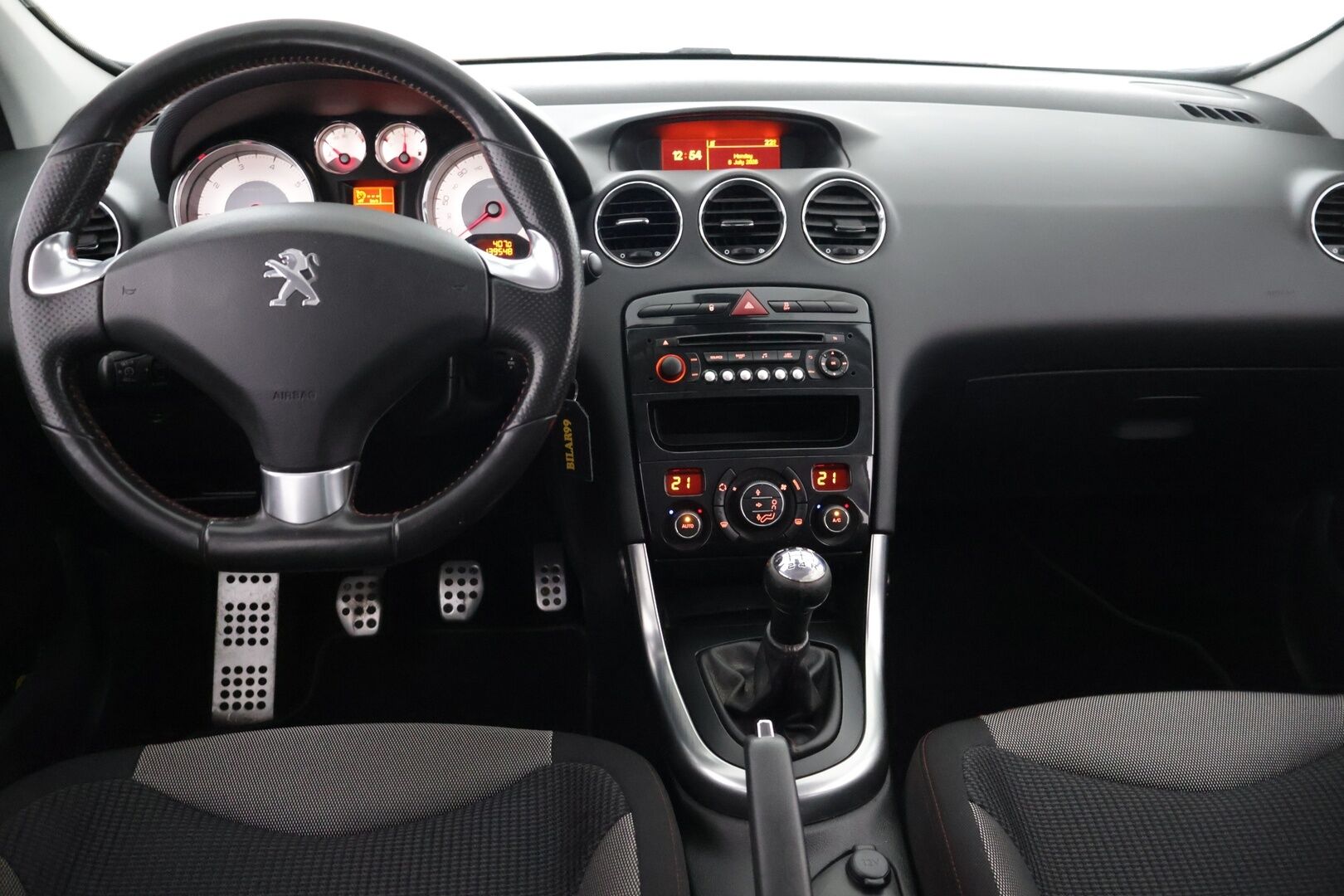 Peugeot 308 2013 SW Style Sportium VTi 120 *Myydään Huutokaupat.com* - *Myydään Huutokaupat.com* | P-Tutka | | Vetokoukku | Penkinlämmittimet | Lohko ja sisäpistoke | Hyvä huoltohistoria