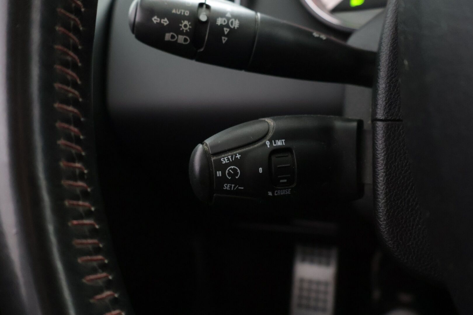 Peugeot 308 2013 SW Style Sportium VTi 120 *Myydään Huutokaupat.com* - *Myydään Huutokaupat.com* | P-Tutka | | Vetokoukku | Penkinlämmittimet | Lohko ja sisäpistoke | Hyvä huoltohistoria