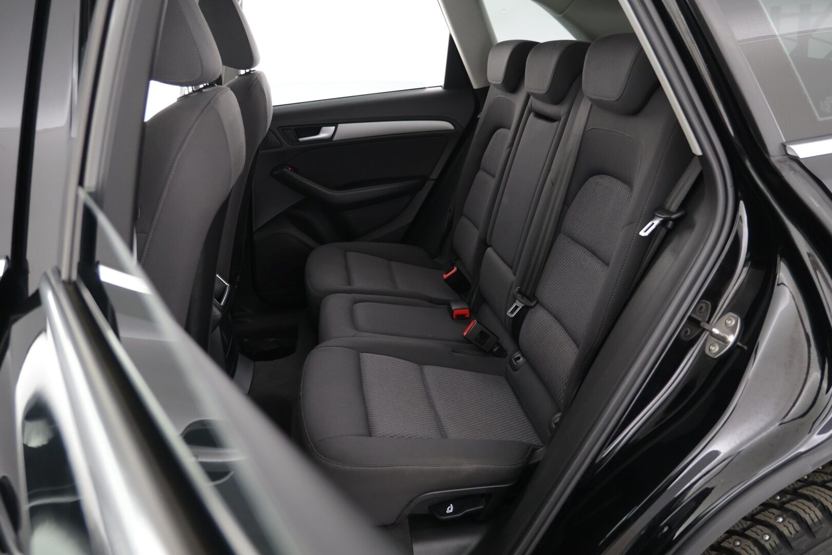 Audi Q5 2013 Business 2,0 TDI 130 kW quattro S tronic / Webasto / 2x renkaat / Vetokoukku / Merkkiliikkeen huoltokirja - Juuri Saapunut! / Merkkihuollettu / 1-Omisteinen