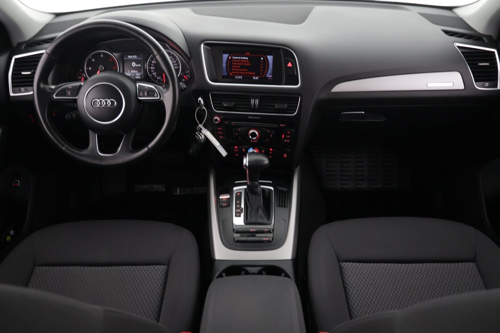 Audi Q5 2014 Business 2,0 TDI 130 kW quattro S tronic / Webasto / 2x renkaat / Vetokoukku / Merkkiliikkeen huoltokirja - Juuri Saapunut! / Merkkihuollettu / 1-Omisteinen