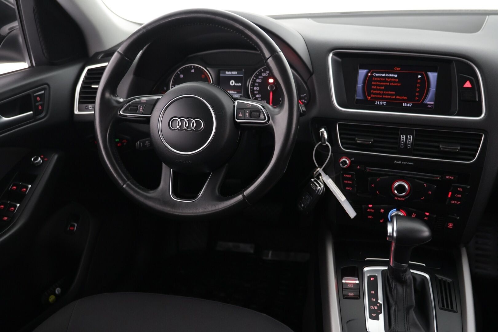 Audi Q5 2014 Business 2,0 TDI 130 kW quattro S tronic / Webasto / 2x renkaat / Vetokoukku / Merkkiliikkeen huoltokirja - Juuri Saapunut! / Merkkihuollettu / 1-Omisteinen