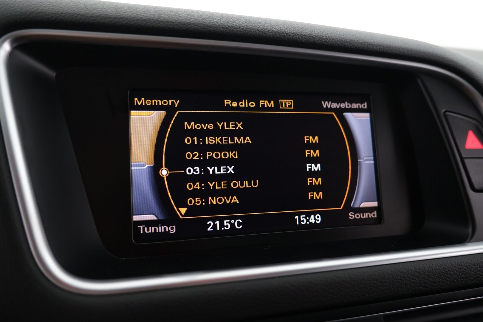 Audi Q5 2014 Business 2,0 TDI 130 kW quattro S tronic / Webasto / 2x renkaat / Vetokoukku / Merkkiliikkeen huoltokirja - Juuri Saapunut! / Merkkihuollettu / 1-Omisteinen