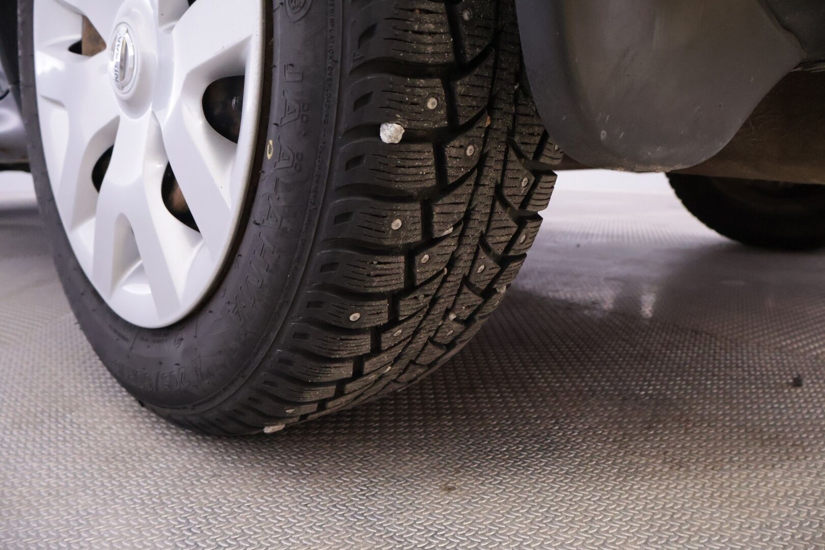 Nissan Juke 2013 1,5dCi Stop/Start System Visia 2WD 6MT - YritysOutlet - Myydään vain yrityksille - *Kahdet hyvät renkaat aluvanteilla!! / Hyvät huollot!*