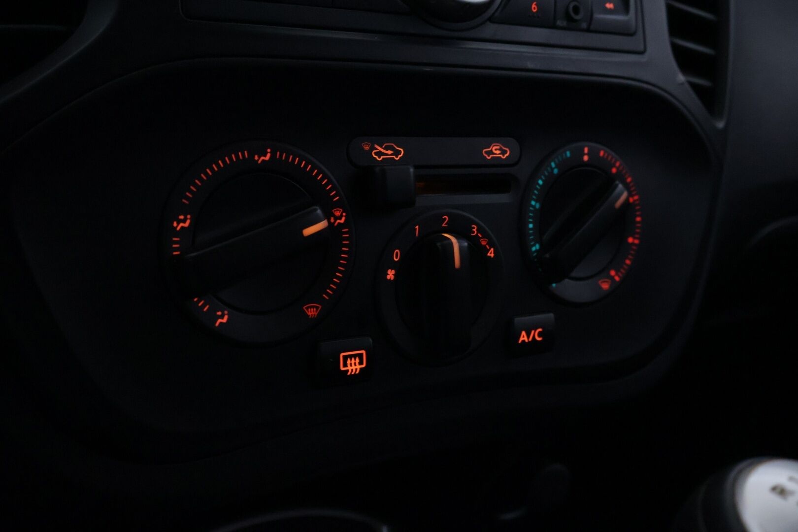 Nissan Juke 2013 1,5dCi Stop/Start System Visia 2WD 6MT - YritysOutlet - Myydään vain yrityksille - *Kahdet hyvät renkaat aluvanteilla!! / Hyvät huollot!*