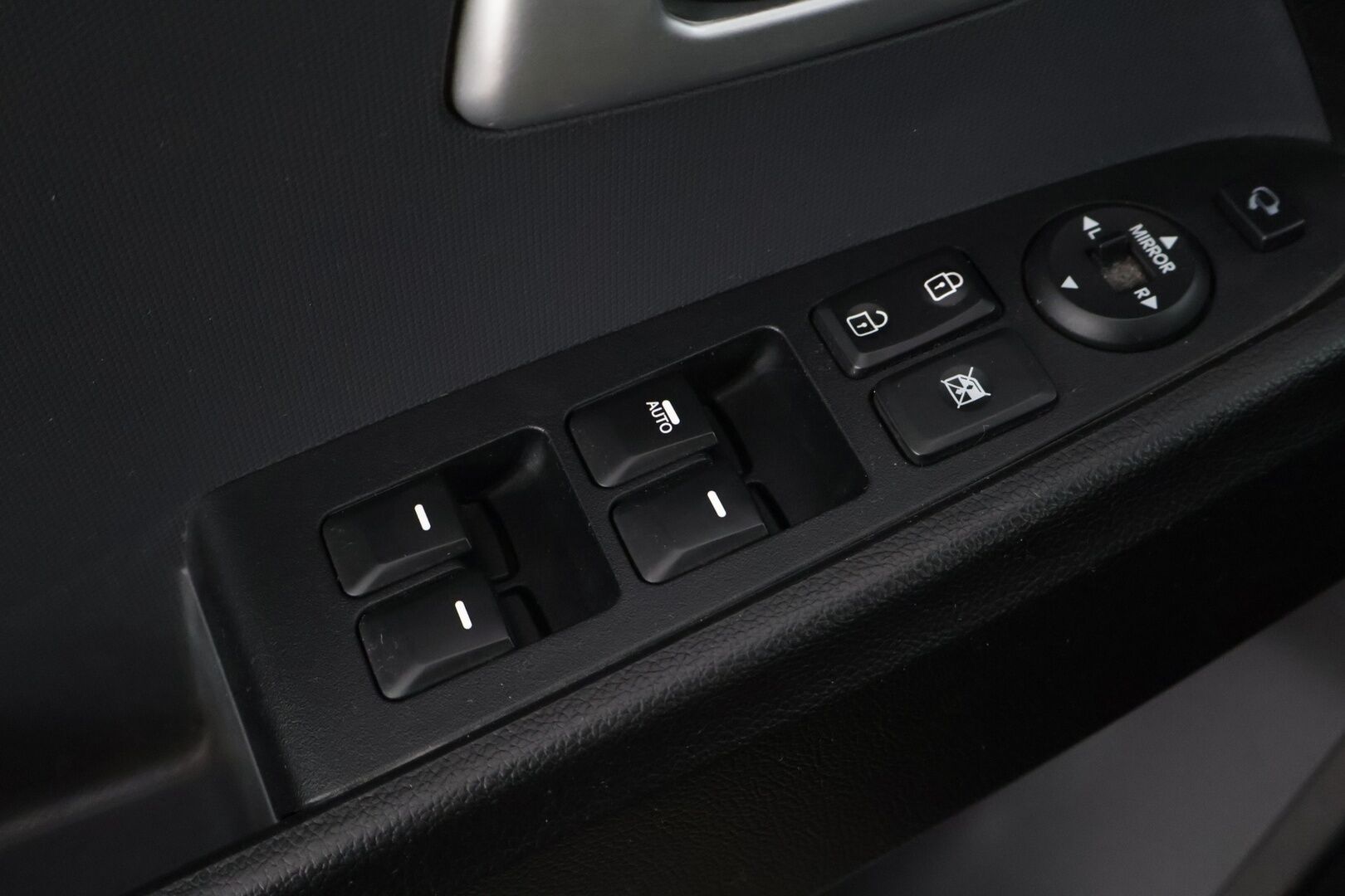 Kia Sportage 2014 1,6 ISG Urban Active EcoDynamics * Vakkari / Suomi-auto / AUX / Penkinlämmittimet * - * Juuri Katsastettu / P-Tutka / Huoltokirja / Ilmastointi / Kahdet renkaat * - HULLUT AVAJAISHULINAT KORKOTARJOUS 3,29 %