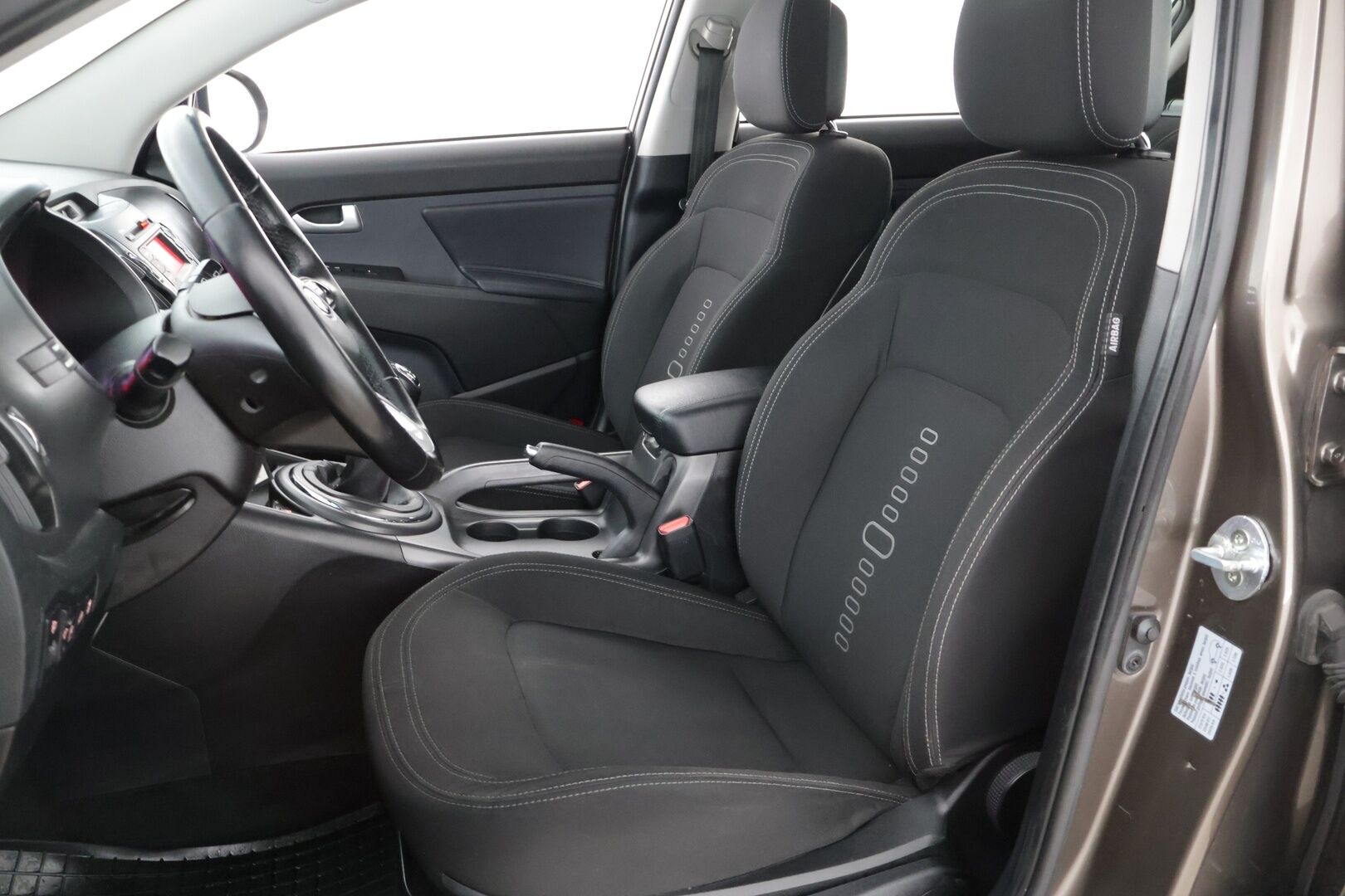 Kia Sportage 2014 1,6 ISG Urban Active EcoDynamics * Vakkari / Suomi-auto / AUX / Penkinlämmittimet * - * Juuri Katsastettu / P-Tutka / Huoltokirja / Ilmastointi / Kahdet renkaat * - HULLUT AVAJAISHULINAT KORKOTARJOUS 3,29 %