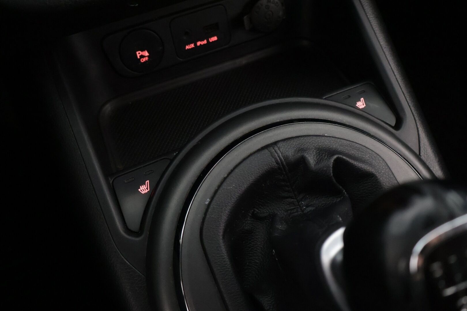 Kia Sportage 2014 1,6 ISG Urban Active EcoDynamics * Vakkari / Suomi-auto / AUX / Penkinlämmittimet * - * Juuri Katsastettu / P-Tutka / Huoltokirja / Ilmastointi / Kahdet renkaat * - HULLUT AVAJAISHULINAT KORKOTARJOUS 3,29 %