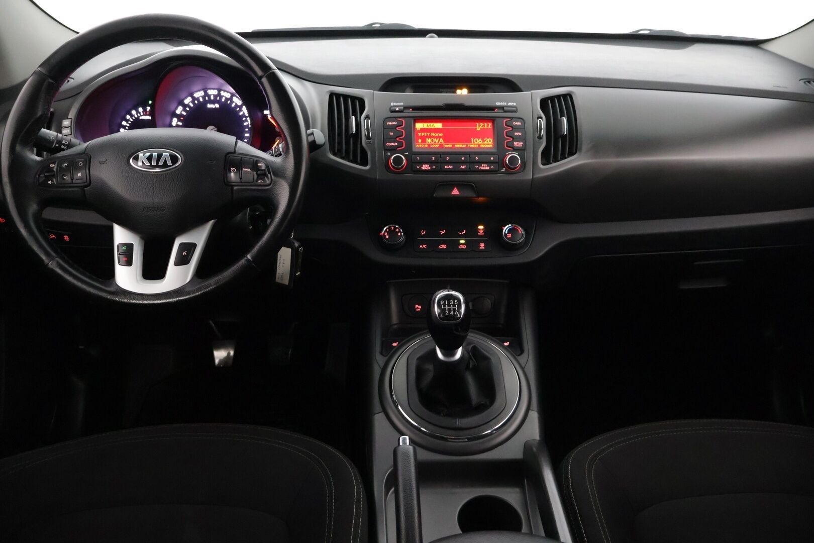 Kia Sportage 2014 1,6 ISG Urban Active EcoDynamics * Vakkari / Suomi-auto / AUX / Penkinlämmittimet * - * Juuri Katsastettu / P-Tutka / Huoltokirja / Ilmastointi / Kahdet renkaat * - HULLUT AVAJAISHULINAT KORKOTARJOUS 3,29 %