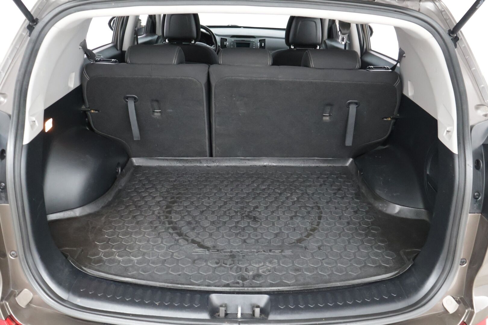 Kia Sportage 2014 1,6 ISG Urban Active EcoDynamics * Vakkari / Suomi-auto / AUX / Penkinlämmittimet * - * Juuri Katsastettu / P-Tutka / Huoltokirja / Ilmastointi / Kahdet renkaat * - HULLUT AVAJAISHULINAT KORKOTARJOUS 3,29 %