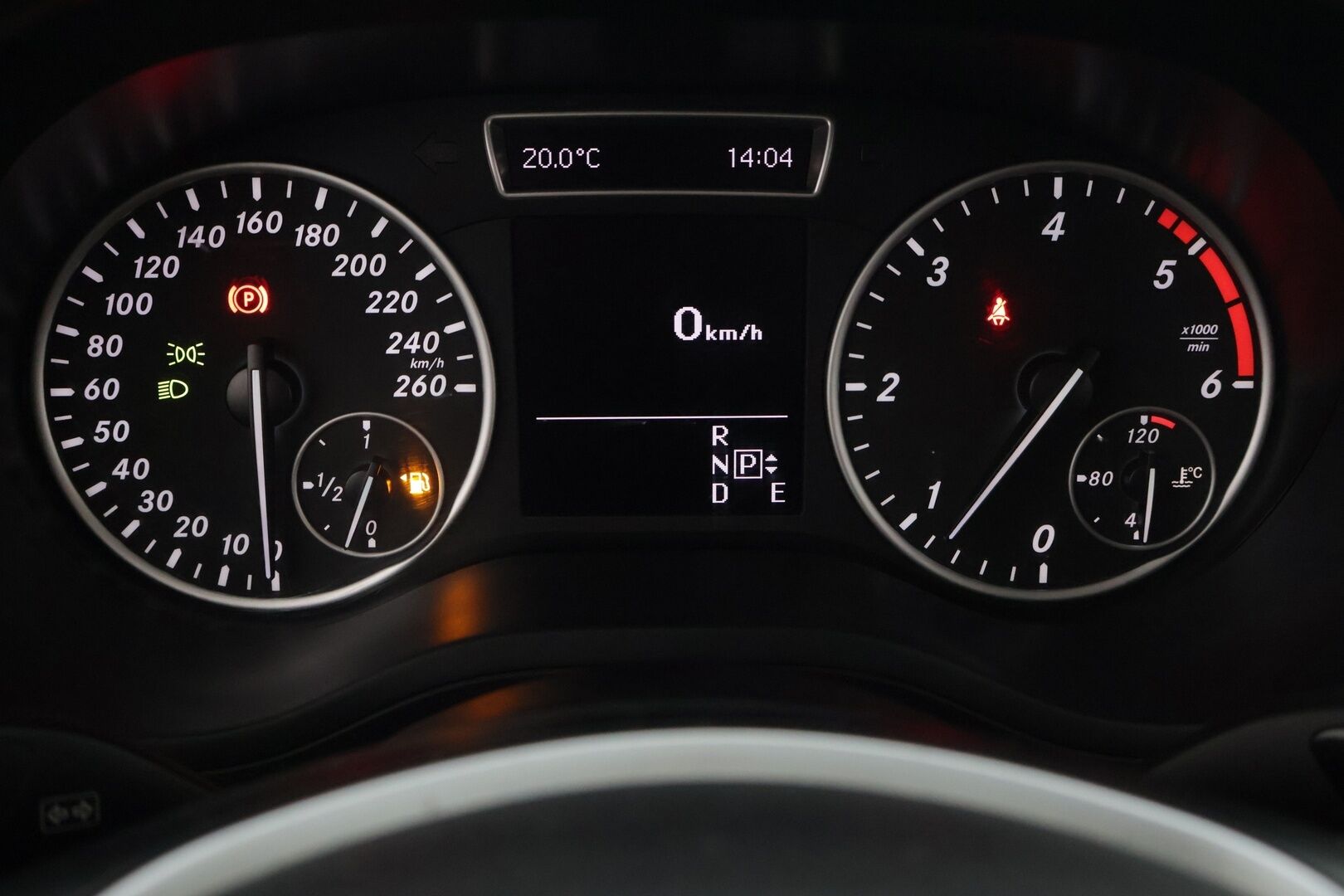 Mercedes-Benz B 2013 200 CDI BE A Premium Business** Tutkat / Kahdet hyvät renkaat / Lohko / Bluetooth audio - CD-Soitin / Vakkari / siisti