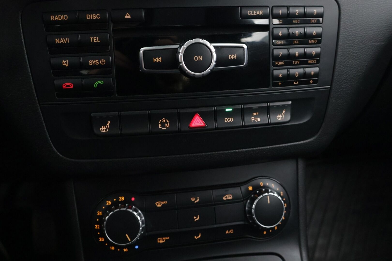 Mercedes-Benz B 2013 200 CDI BE A Premium Business** Tutkat / Kahdet hyvät renkaat / Lohko / Bluetooth audio - CD-Soitin / Vakkari / siisti