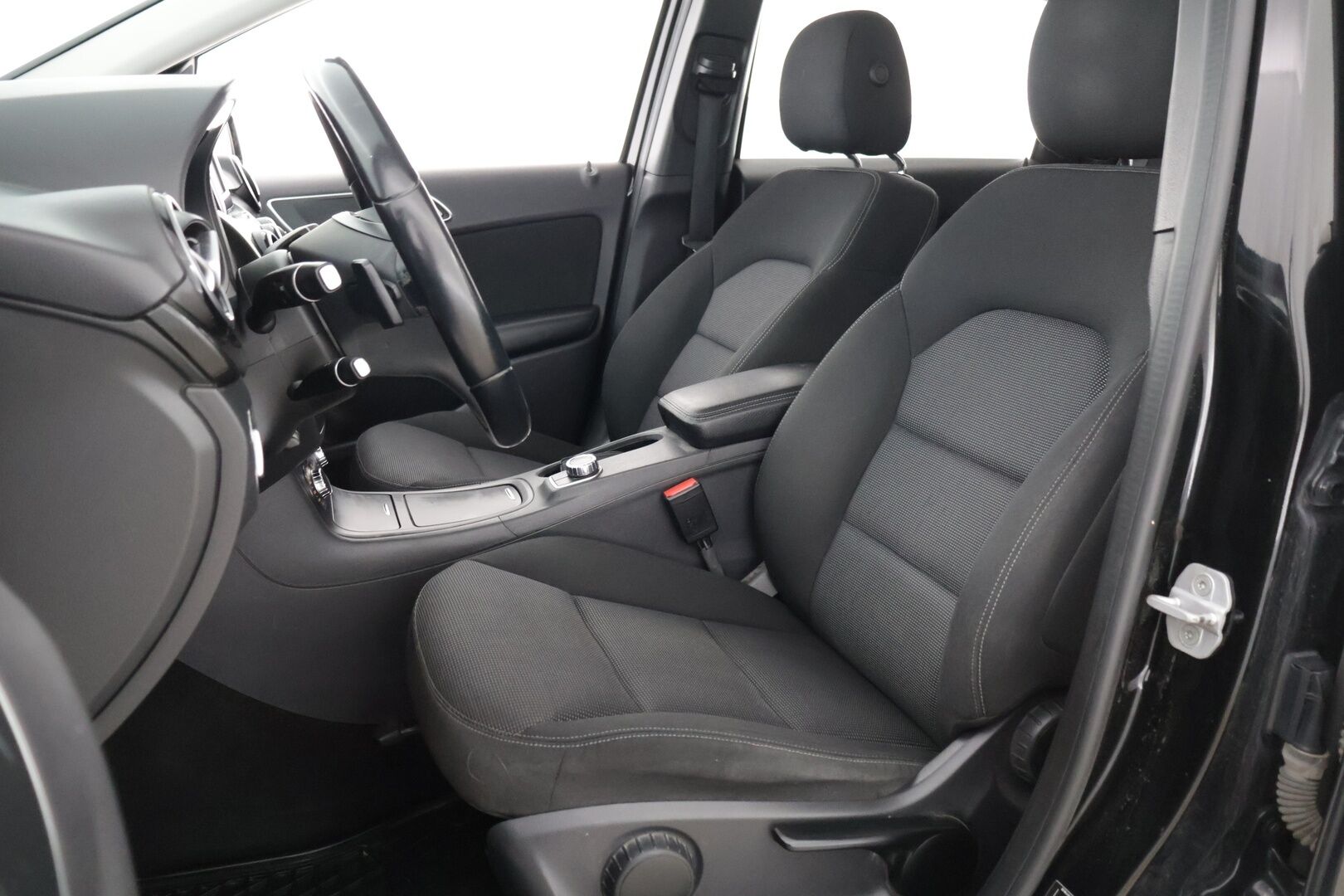 Mercedes-Benz B 2013 200 CDI BE A Premium Business** Tutkat / Kahdet hyvät renkaat / Lohko / Bluetooth audio - CD-Soitin / Vakkari / siisti