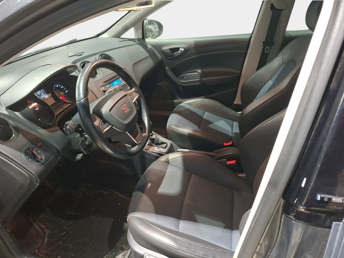 Seat Ibiza ST 2013 1,2 TSI ITECH DSG- YritysOutlet - Myydään vain yrityksille - - YritysOutlet - Myydään vain yrityksille