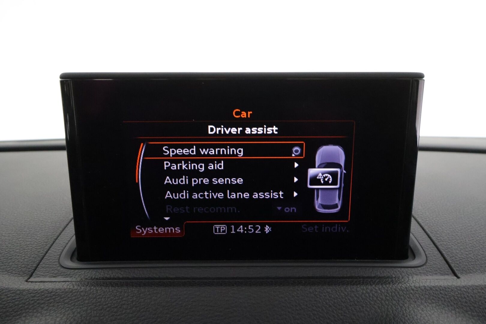 Audi S3 2014 Compact Coupé 2,0 TFSI 221 kW quattro S tronic * Adapt.Vakkari / Timanttinahat / LED / Kattoluukku / Peruutustutkat / Upea! - Kahdet renkaat aluvanteilla / Suomiauto / Hiljattain huollettu!