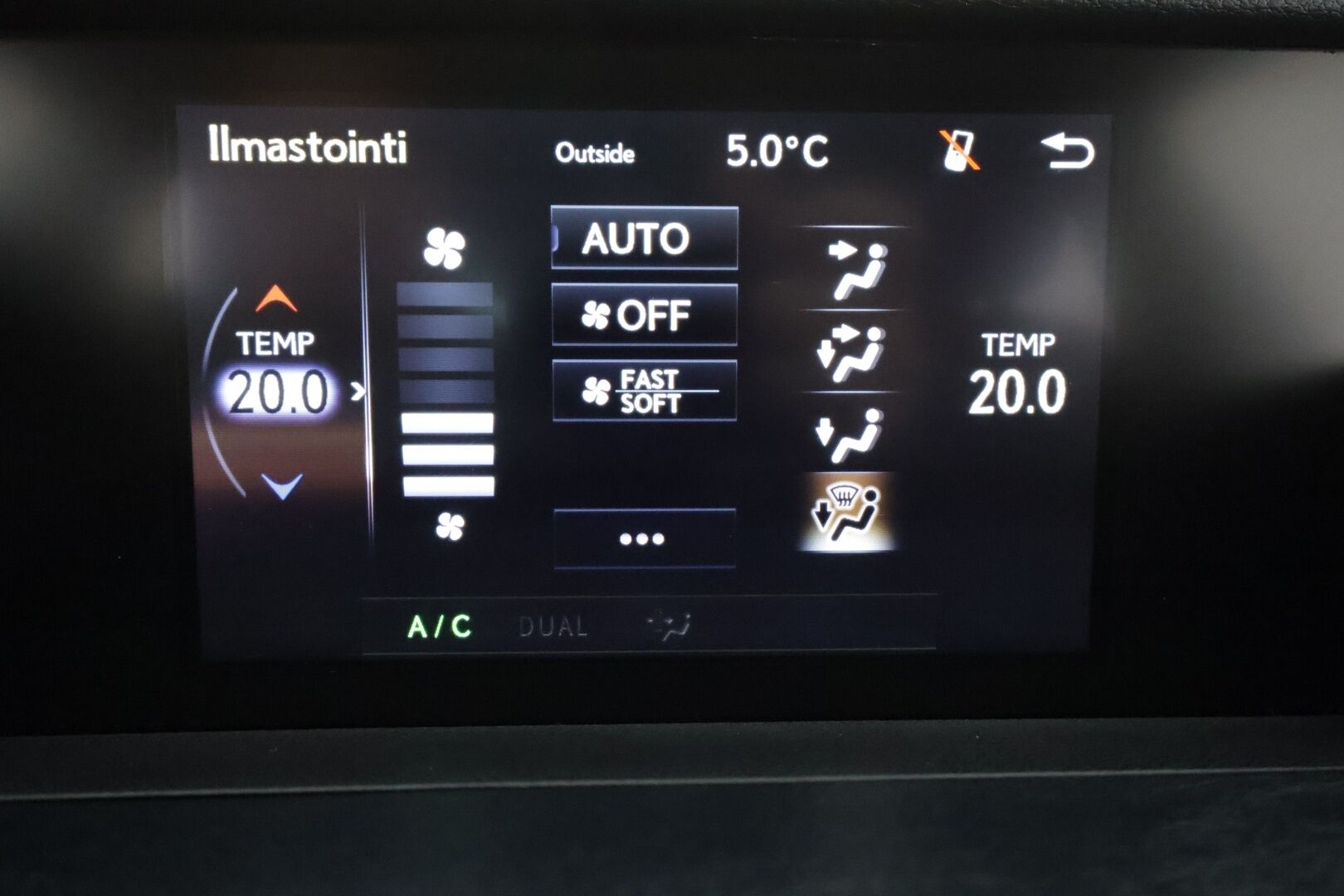 Lexus IS 2013 300h Executive * Suomi-auto / Vakkari / P.tutkat / Xenon / Puolinahat / Lohkolämmitin / KeylessGo * - *2x renkaat&alut*