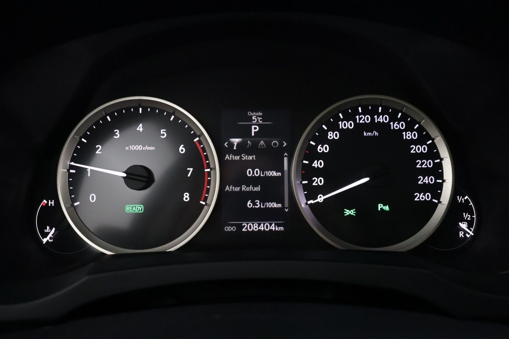 Lexus IS 2013 300h Executive * Suomi-auto / Vakkari / P.tutkat / Xenon / Puolinahat / Lohkolämmitin / KeylessGo * - *2x renkaat&alut*