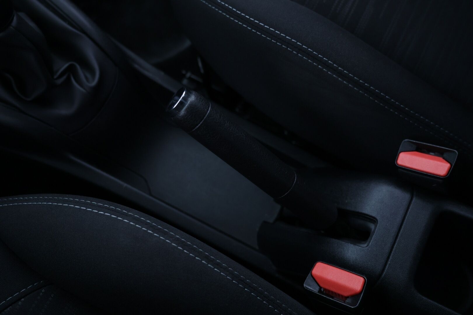 Peugeot 208 2013 Motion VTi 68 / Vakkari / 2x Renkaat / Huoltokirja / *YritysOutlet - Tämä auto myydään vain Yrityksille* - Juuri tehty jakopää! / *YritysOutlet - Tämä auto myydään vain Yrityksille*