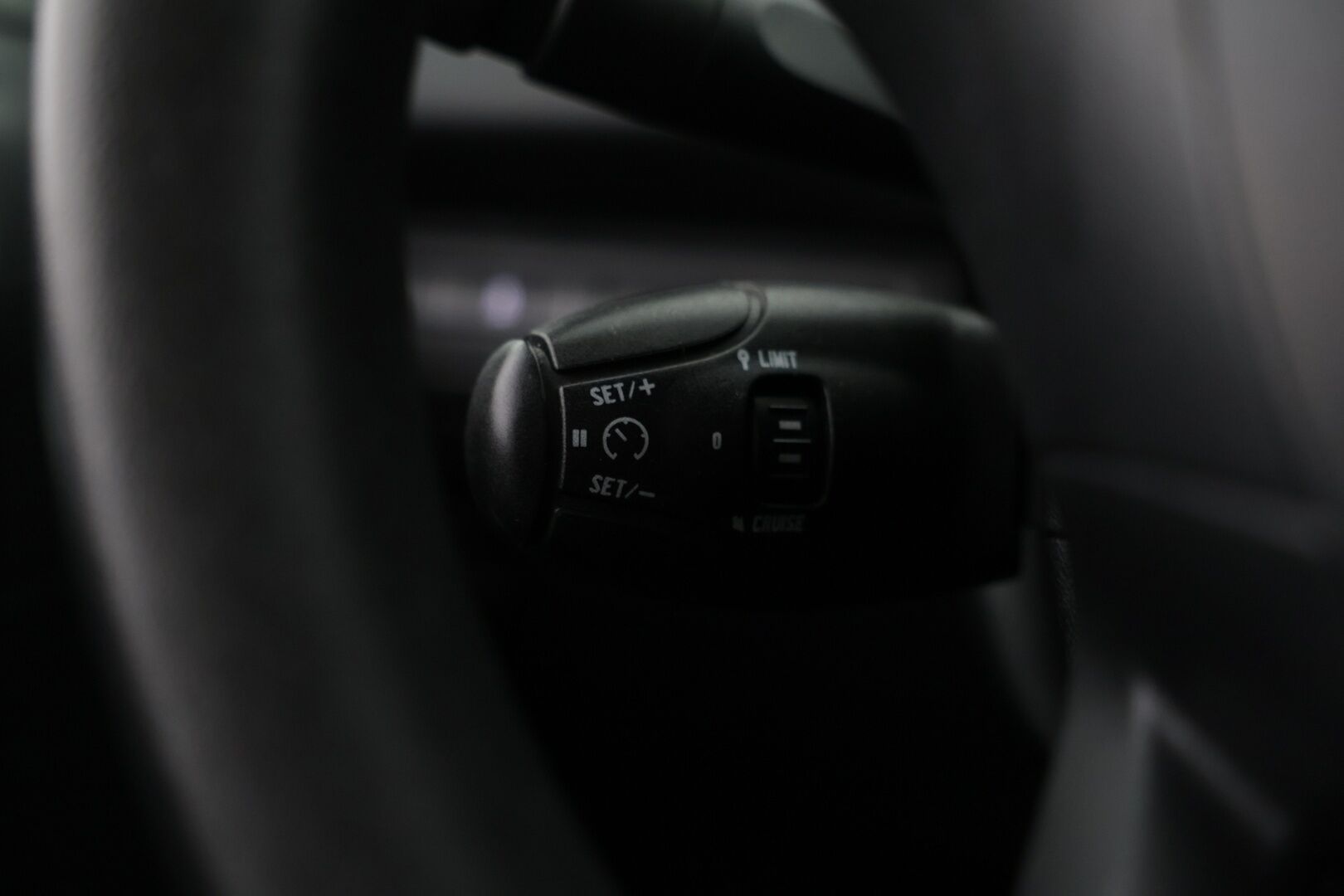 Peugeot 208 2013 Motion VTi 68 / Vakkari / 2x Renkaat / Huoltokirja / *YritysOutlet - Tämä auto myydään vain Yrityksille* - Juuri tehty jakopää! / *YritysOutlet - Tämä auto myydään vain Yrityksille*