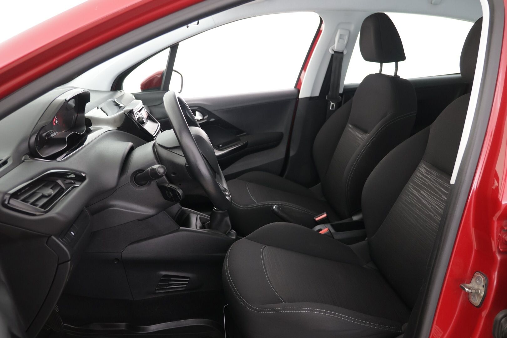 Peugeot 208 2013 Motion VTi 68 / Vakkari / 2x Renkaat / Huoltokirja / *YritysOutlet - Tämä auto myydään vain Yrityksille* - Juuri tehty jakopää! / *YritysOutlet - Tämä auto myydään vain Yrityksille*