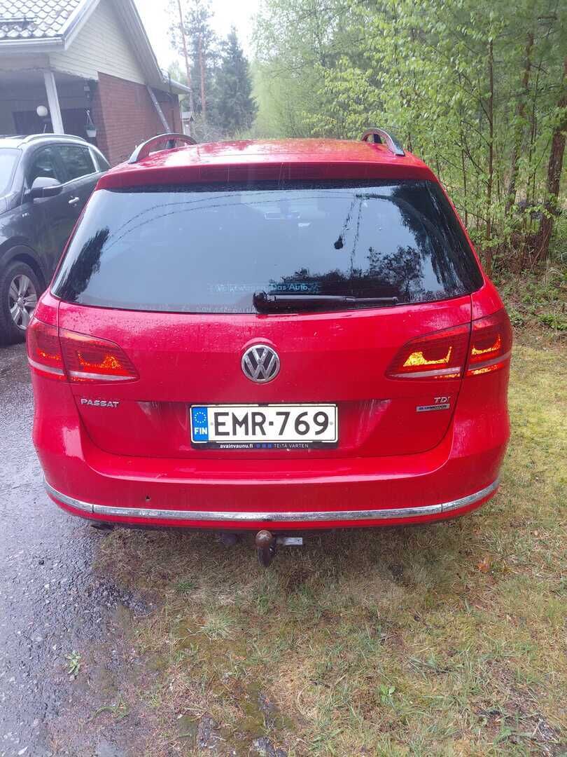Volkswagen Passat 2013 Variant Comfortline 1,6 TDI 77 kW (105 hv) BlueMotion Technology DSG-automaatti *MYYDÄÄN HUUTOKAUPAT.COM* - Webasto | Vakkari | Koukku | 2x renkaat | Huoltokirja | 