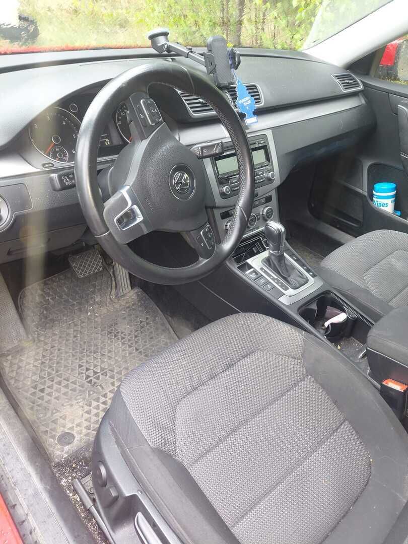 Volkswagen Passat 2013 Variant Comfortline 1,6 TDI 77 kW (105 hv) BlueMotion Technology DSG-automaatti *MYYDÄÄN HUUTOKAUPAT.COM* - Webasto | Vakkari | Koukku | 2x renkaat | Huoltokirja | 