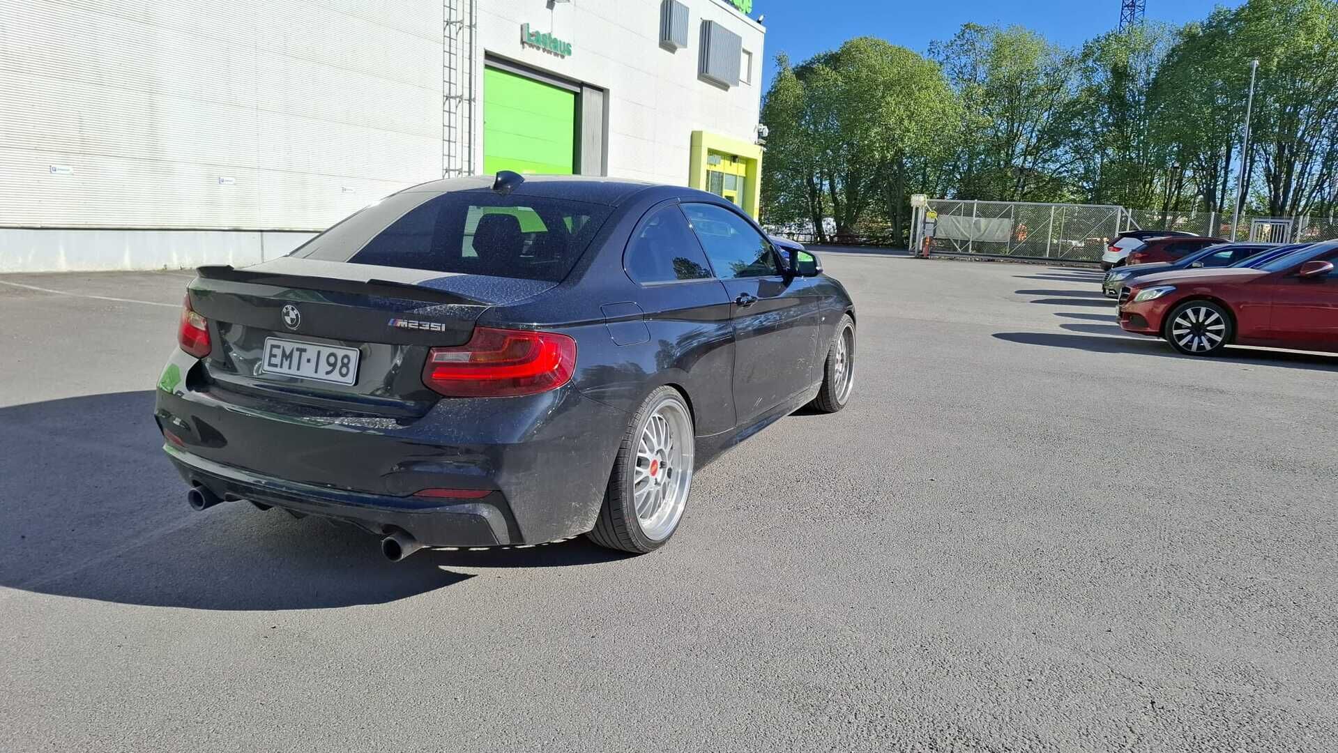 BMW 235 2014 F22 Coupe M235i TwinPower Turbo A - | H/K | Bixenon | Prof.navi | Adapt.alusta | Nahkasisusta | Ratinlämmitin | Suomi-auto |