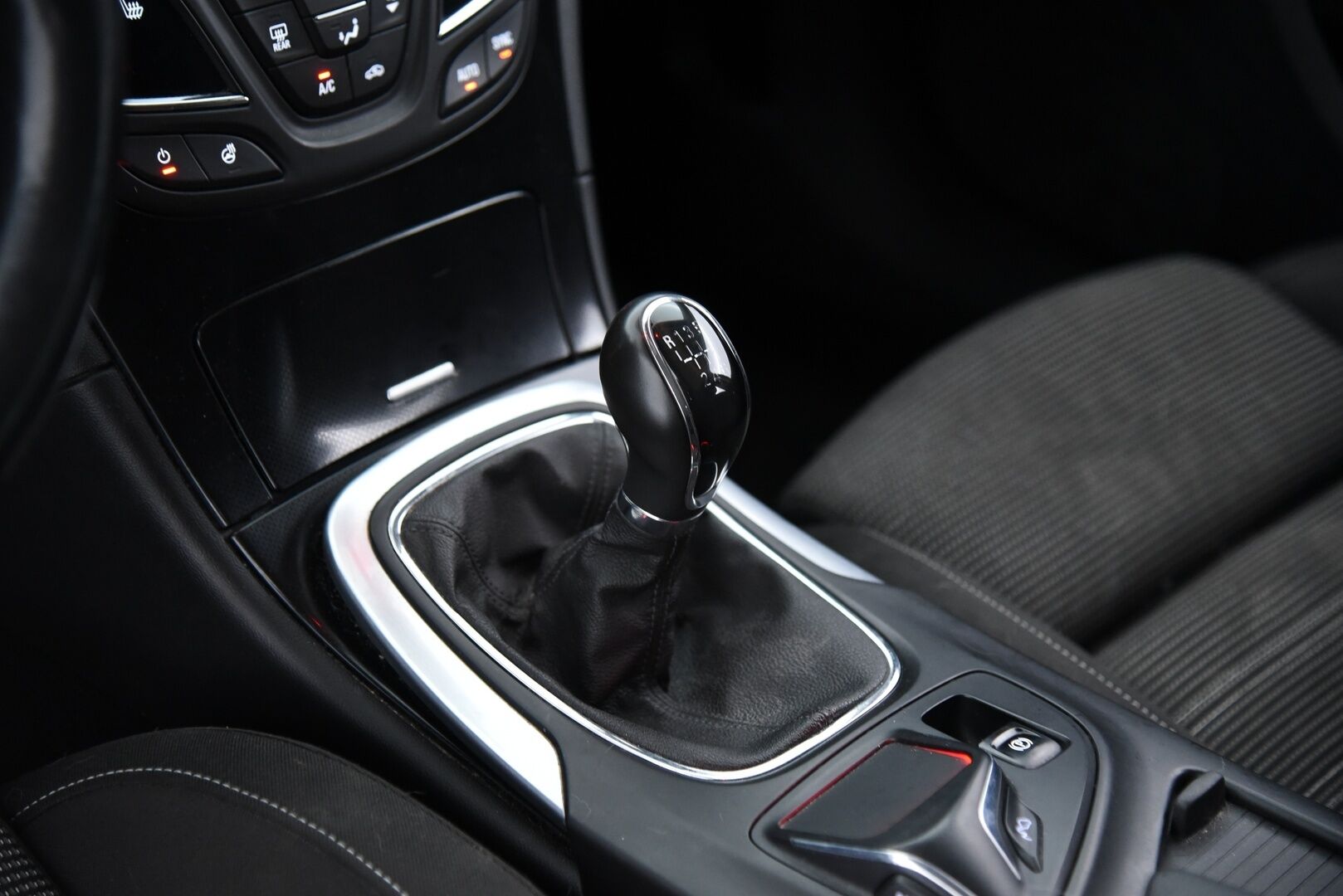 Opel Insignia 2014 Sports Tourer Sport 2,0 CDTI ecoFLEX Start/Stop 103kW MT6 / Myydään Huutokaupat.com:ssa! - Myydään vain Huutokaupat.com:ssa!