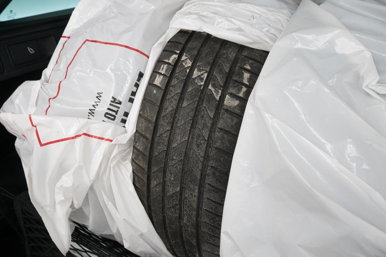 Skoda Octavia 2014 Combi 2,0 TDI RS DSG Autom  Tämä auto myydään YritysOutlet -valikoimasta vain yritykselle - Suomi-auto / Juuri katsastettu / Kahdet renkaat / Kattavat varusteet!