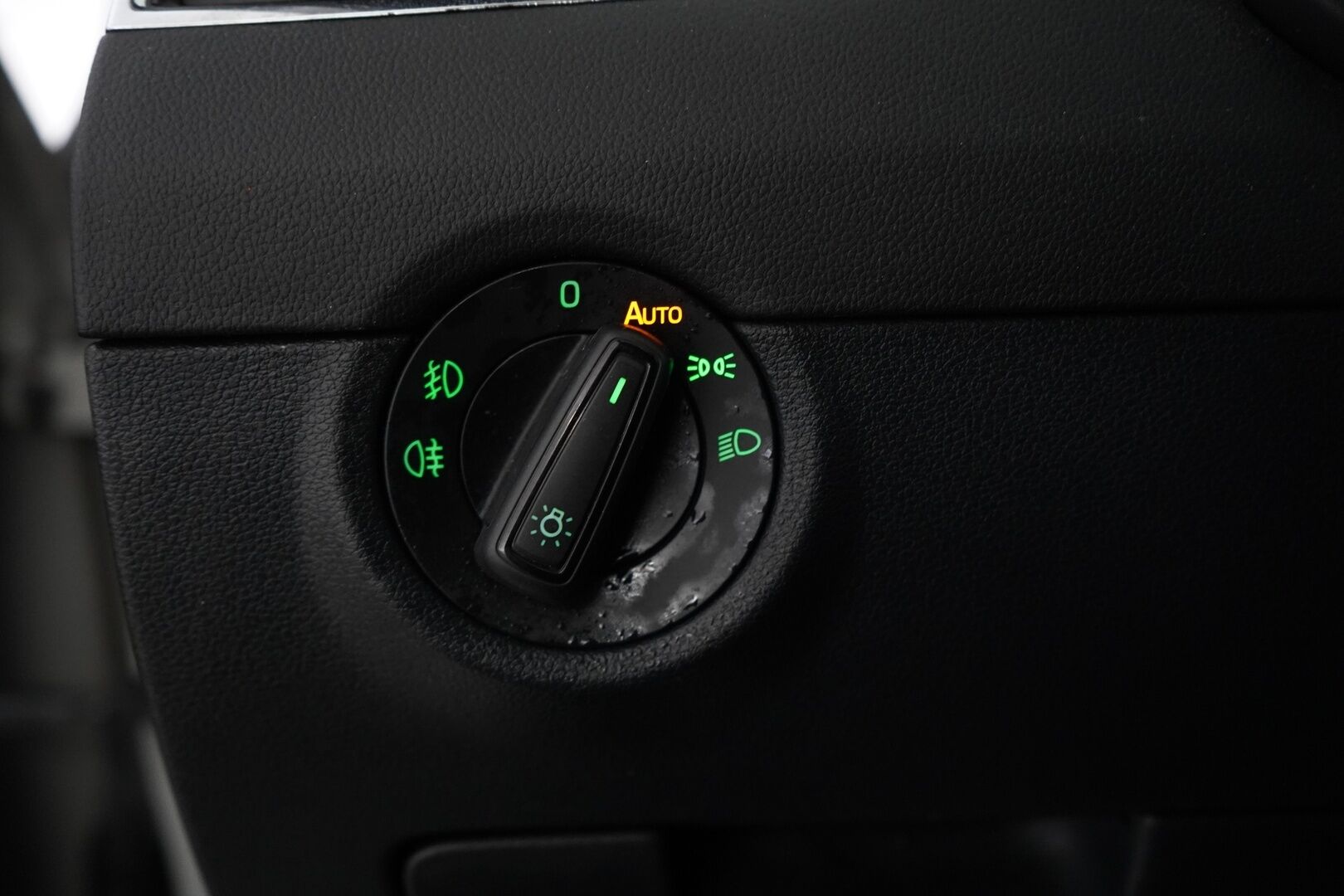 Skoda Octavia 2014 Combi 2,0 TDI RS DSG Autom  Tämä auto myydään YritysOutlet -valikoimasta vain yritykselle - Suomi-auto / Juuri katsastettu / Kahdet renkaat / Kattavat varusteet!