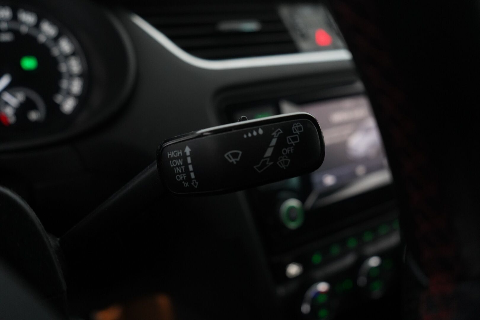 Skoda Octavia 2014 Combi 2,0 TDI RS DSG Autom  Tämä auto myydään YritysOutlet -valikoimasta vain yritykselle - Suomi-auto / Juuri katsastettu / Kahdet renkaat / Kattavat varusteet!