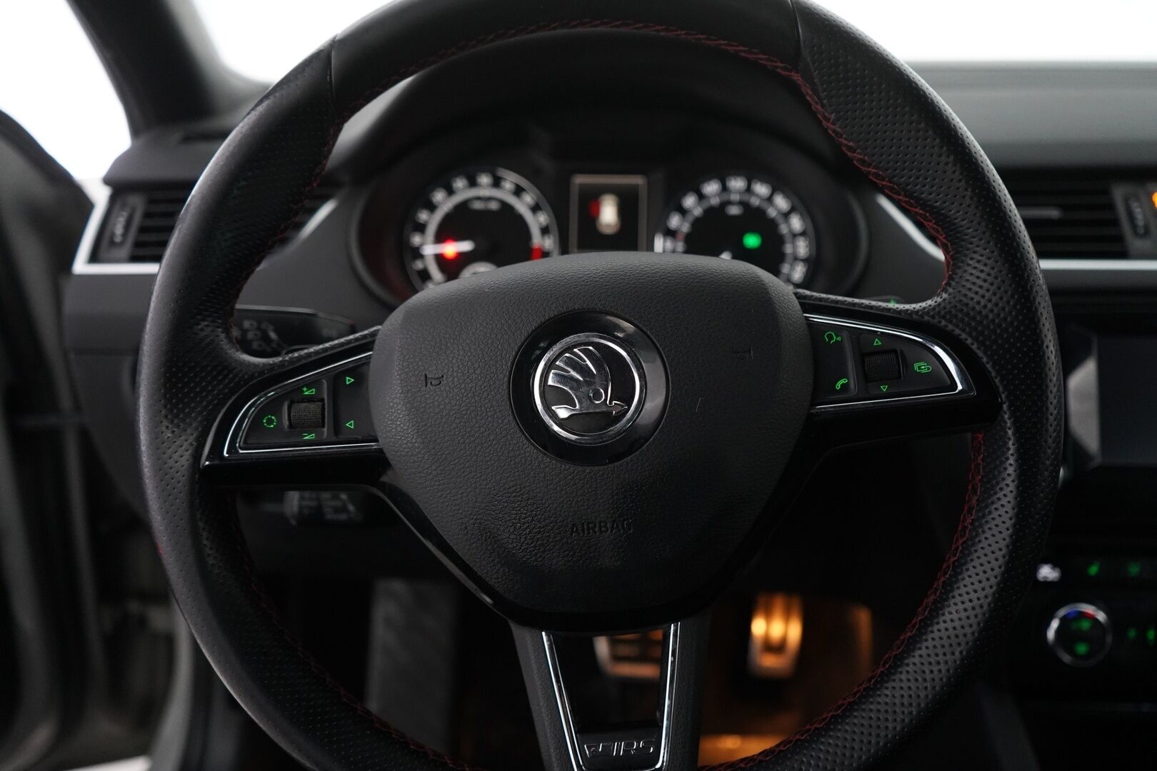 Skoda Octavia 2014 Combi 2,0 TDI RS DSG Autom  Tämä auto myydään YritysOutlet -valikoimasta vain yritykselle - Suomi-auto / Juuri katsastettu / Kahdet renkaat / Kattavat varusteet!