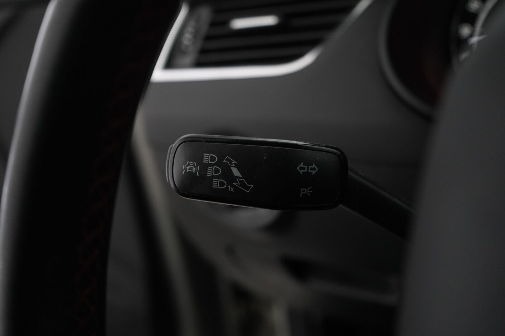 Skoda Octavia 2014 Combi 2,0 TDI RS DSG Autom  Tämä auto myydään YritysOutlet -valikoimasta vain yritykselle - Suomi-auto / Juuri katsastettu / Kahdet renkaat / Kattavat varusteet!