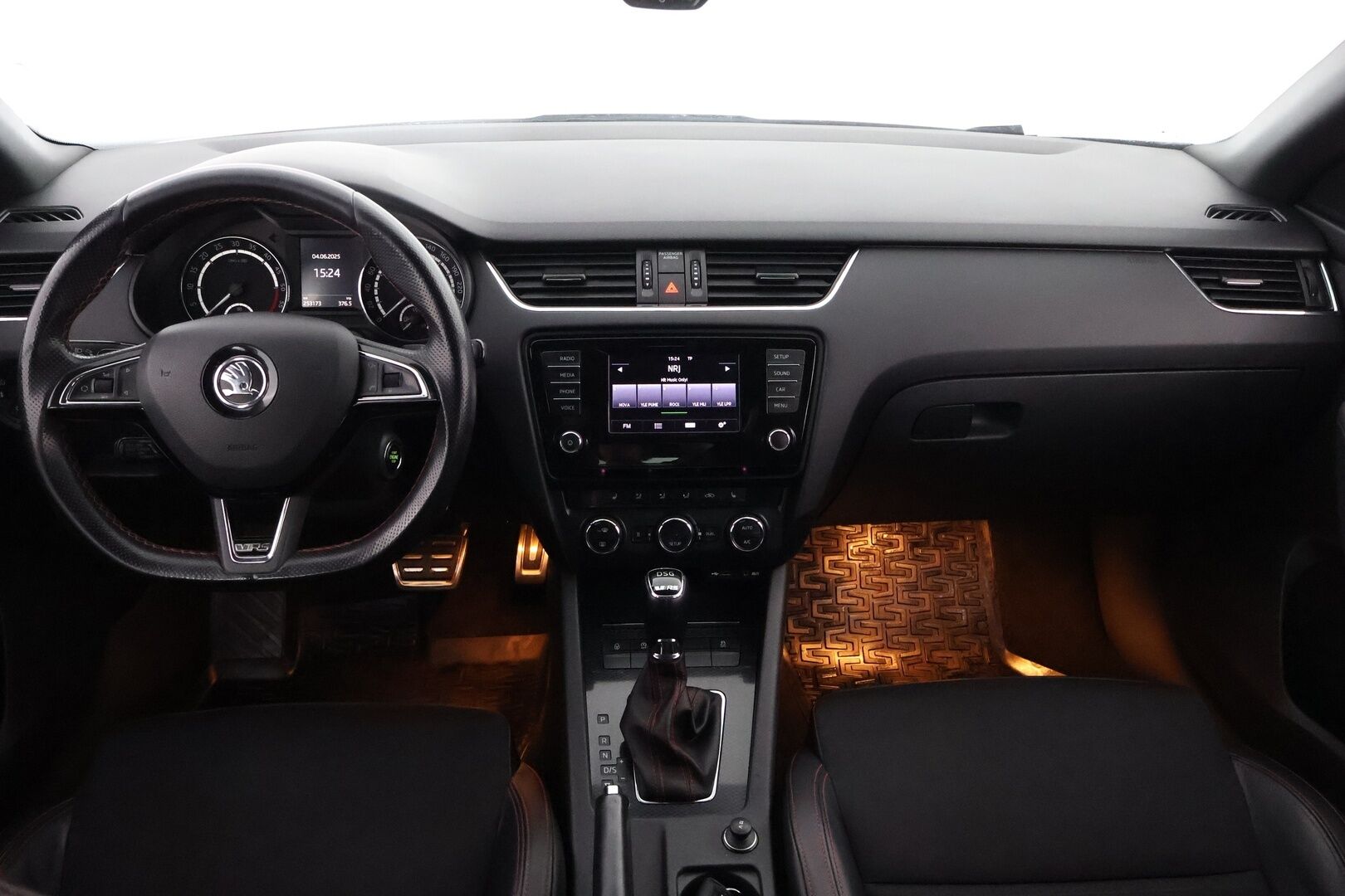 Skoda Octavia 2014 Combi 2,0 TDI RS DSG Autom. - Adapt.Vakkari / Webasto / Vetokoukku / Bi-Xenon / Sähköluukku / Suomiauto / 