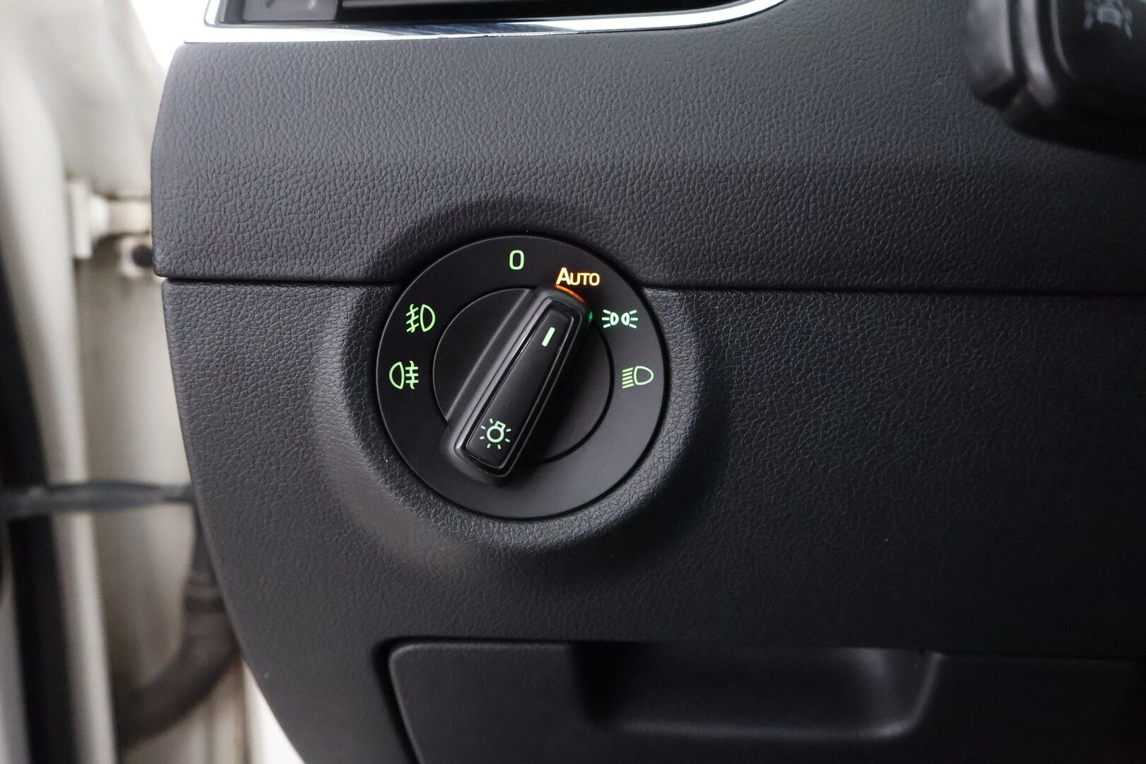Skoda Octavia 2014 Combi 2,0 TDI RS DSG Autom. - Adapt.Vakkari / Webasto / Vetokoukku / Bi-Xenon / Sähköluukku / Suomiauto / 