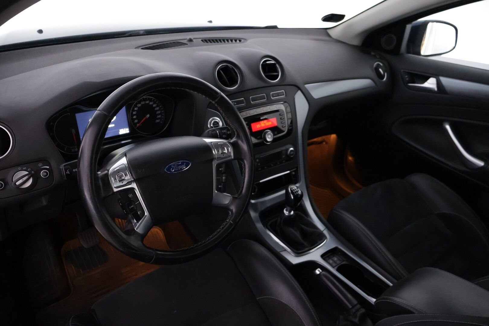 Ford Mondeo 2012 2,2TDCi 200 hv Titanium M6 Wagon - Myydään Huutokaupat.com - - | Adaptiivinen vakkari | Webasto | Lämmitettävä tuulilasi | Muistipenkki |