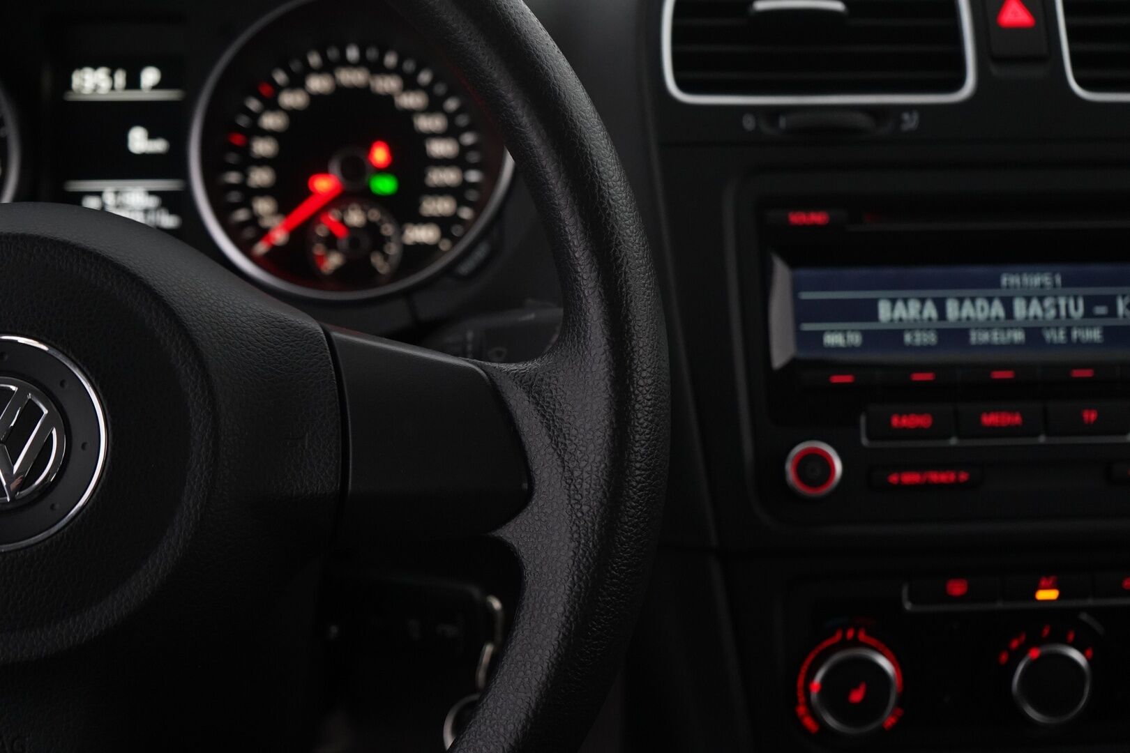 Volkswagen Golf 2011 MYYDÄÄN HUUTOKAUPAT.COM